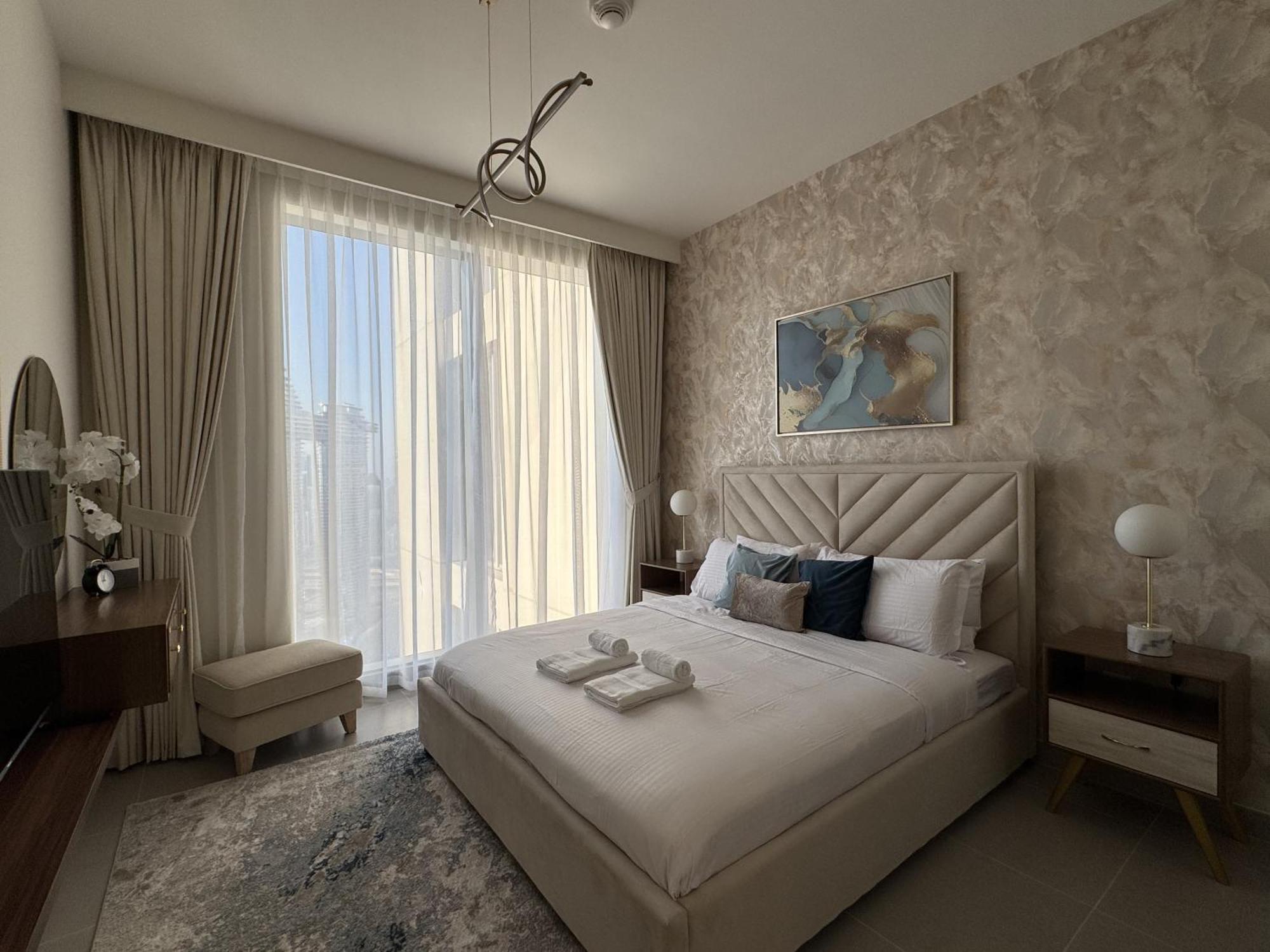 Tower Luxury 2br Downtown Near Burj & Mall Apartment