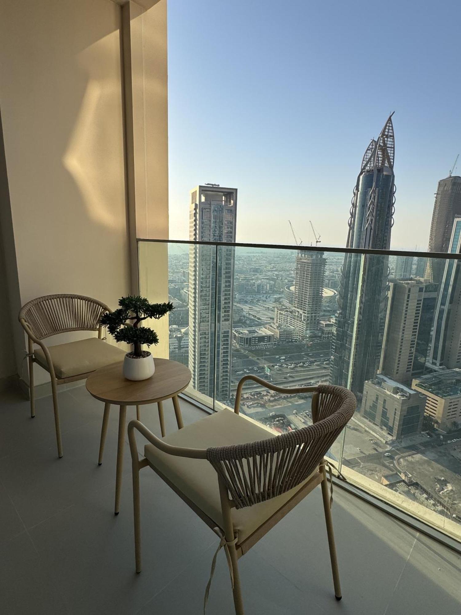 Tower Luxury 2br Downtown Near Burj & Mall * Dubai